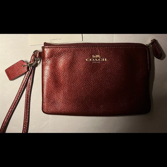Red metallic Coach wristlet with zipper closure + bag tag attached - Picture 3 of 9